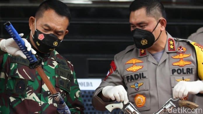 kronologi_6_simpatisan_rizieq_shihab_tewas_ditembak_di_tol