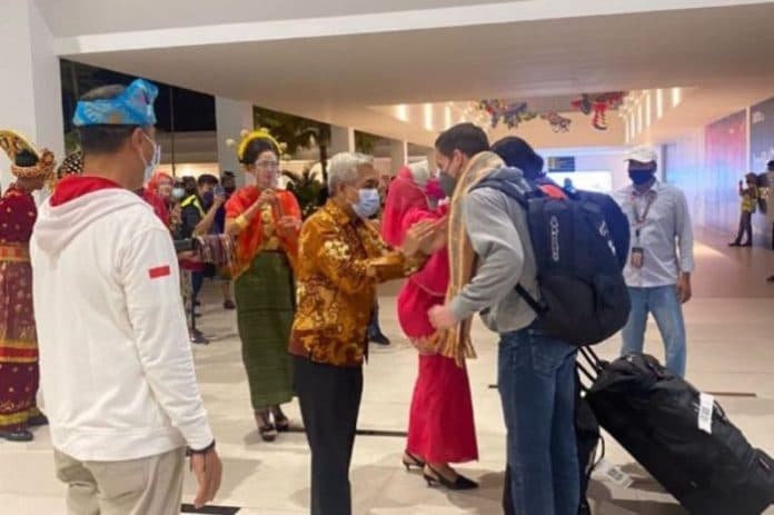 kru_dan_pembalap_motogp_mulai_tiba_di_lombok