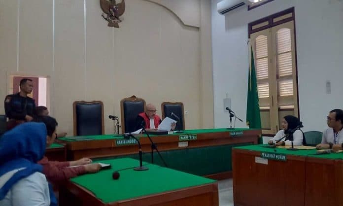kuasa_hukum_mantan_bupati_batu_bara_enggan_bicara_alasan_cabut_prapid