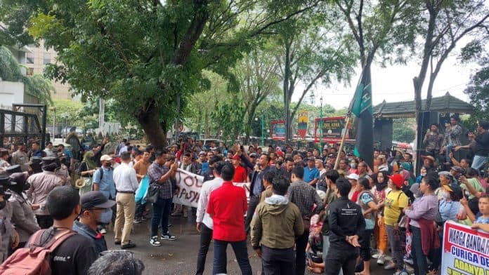 kuasa_hukum_masyarakat_bumper_sibolangit_akan_mengadu_ke_presiden