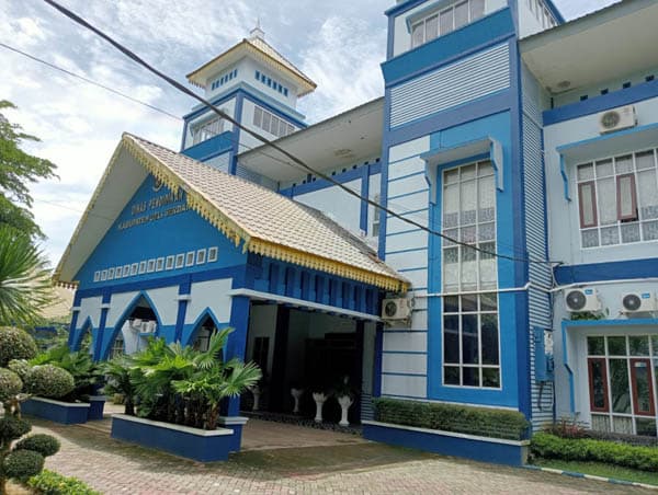 kunjungan_akhir_tahun_pejabat_disdik_deli_serdang_resahkan_kepsek