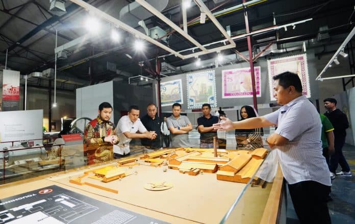 kunjungi_museum_de_tjolomadoe_ijeck_bak_memasuki_lorong_waktu_masa_pabrik_beroperasi
