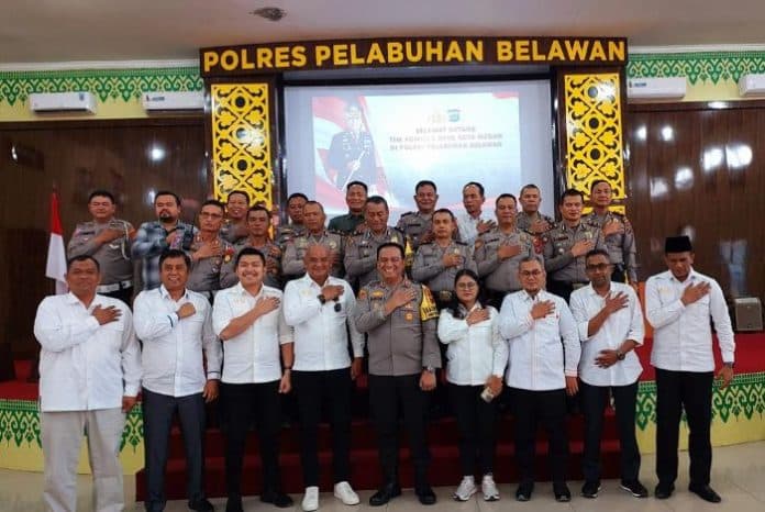kunjungi_polres_pelabuhan_belawan_komisi_i_dprd_medan_ingatkan_peran_polri_jaga_kondusifitas_pemilu