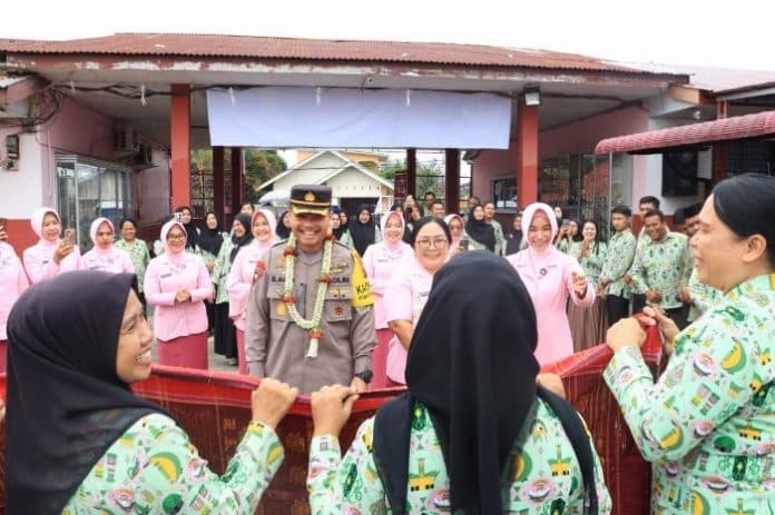kunjungi_sekolah_kemala_bhayangkari_ini_pesan_kapolres_labuhanbatu_kepada_para_guru