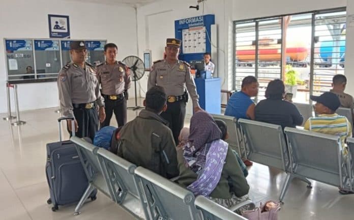 kunjungi_stasiun_ka_ini_himbauan_sat_binmas_tebing_tinggi