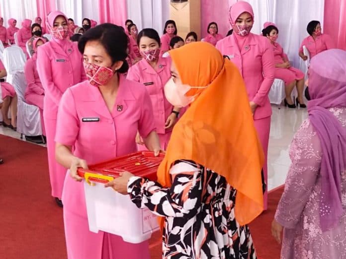 kunker_ke_deli_serdang_istri_kapolda_gunakan_medsos_secara_cerdas_dan_bijaksana