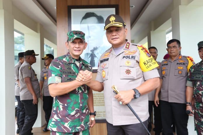 kunker_ke_kodam_ibb_kapoldasu_diajak_ke_museum_letjen_tni_djamin_ginting