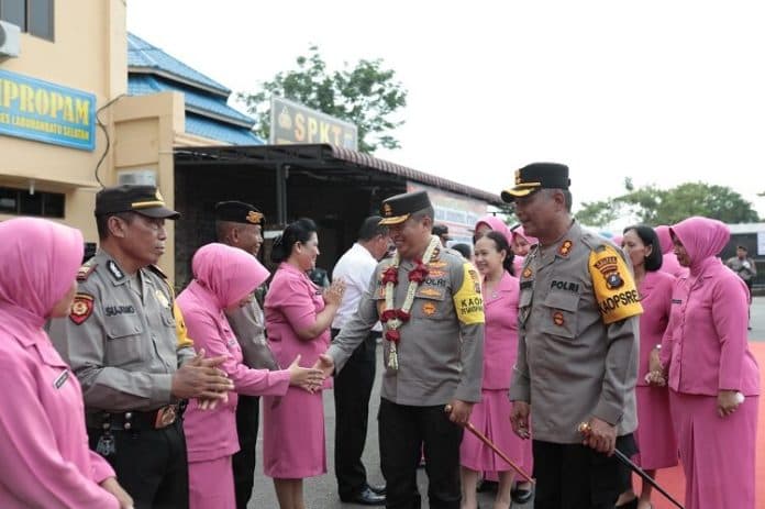 kunker_ke_polres_labusel_kapolda_tinjau_ruangan_pelayanan_publik