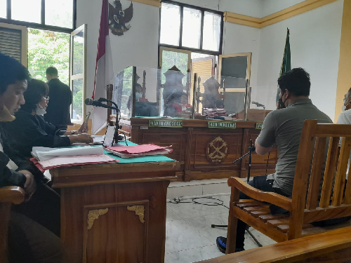 kurir_1_kg_sabu_dituntut_12_tahun_penjara_di_pn_medan