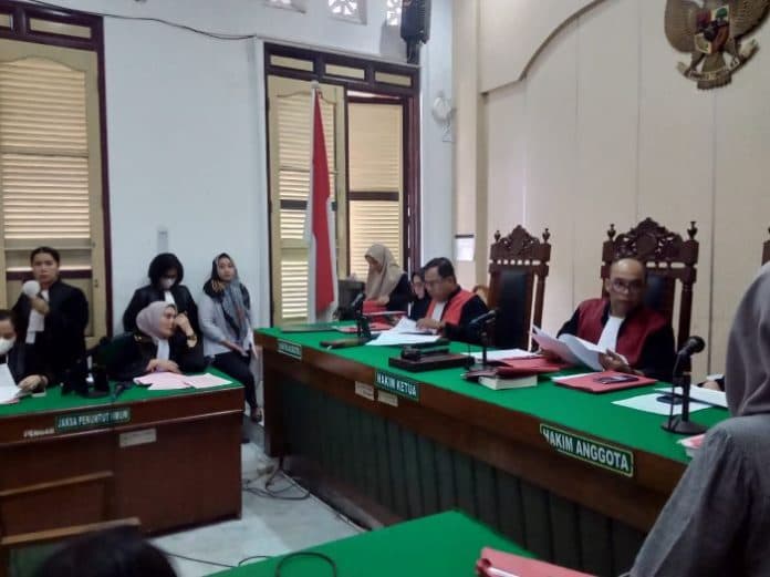 kurir_2_kg_sabu_asal_aceh_utara_dihukum_20_tahun_penjara_di_pn_medan