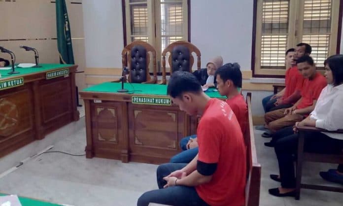 kurir_53_kg_sabu_dan_10_ribu_butir_happy_five_divonis_seumur_hidup_jaksa_banding