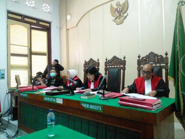 kurir_sabu_527_gram_dihukum_8_tahun_penjara_denda_rp1_miliar