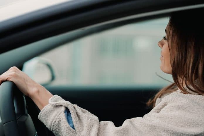 ladies_parking_mudahkan_wanita_saat_parkirkan_mobil_di_mal