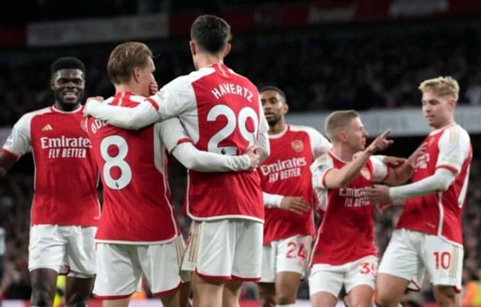 laga_arsenal_kontra_bayern_munich_diprediksi_alot