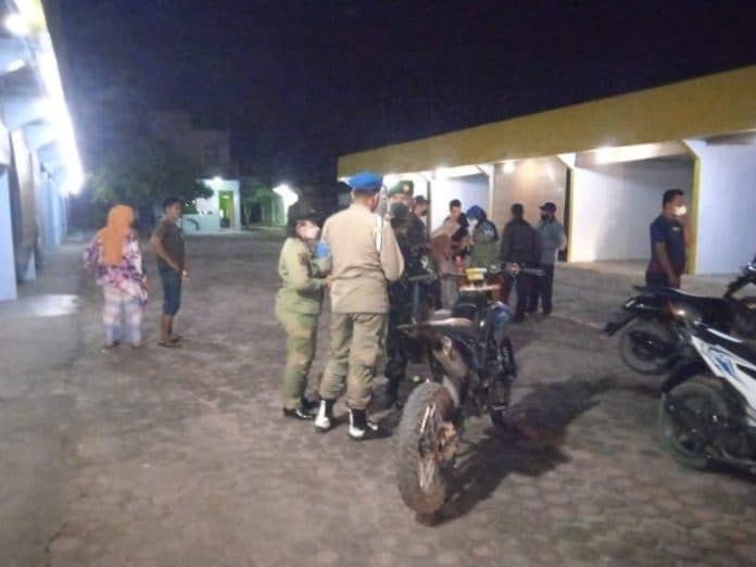 lagi_10_pasangan_mesum_di_batu_bara_diamankan_dari_hotel