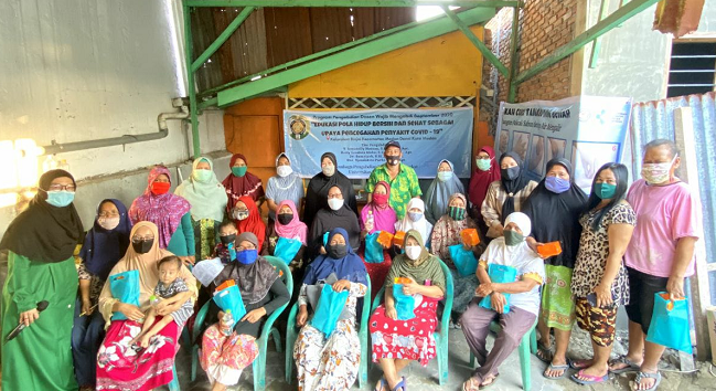 lakukan_phbs_di_masa_pandemi_dosen_fakultas_farmasi_usu_edukasi_warga