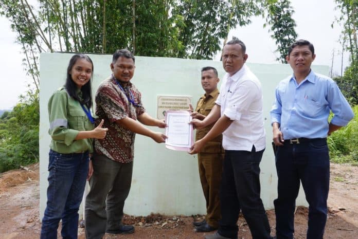 lama_dinantikan_masyarakat_sihaporas_pt_tpl_serahkan_bantuan_fasilitas_air_bersih