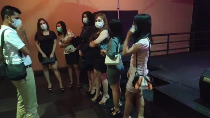 langgar_prokes_48_pengunjung_dan_pengelola_live_musik_caribia_diboyong_ke_mapolrestabes_medan