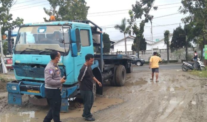 langgar_skb_12_truk_yang_membandel_ditertibkan_polres_pematangsiantar