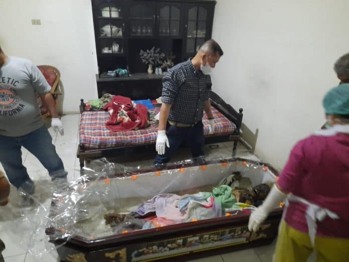lansia_80_tahun_meninggal_membusuk_di_rumahnya_di_parapat