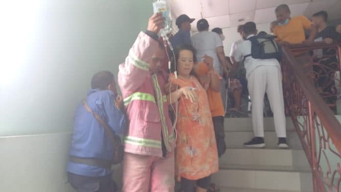 lantai_5_rumah_sakit_vita_insani_terbakar_pasien_sempat_panik_berhamburan