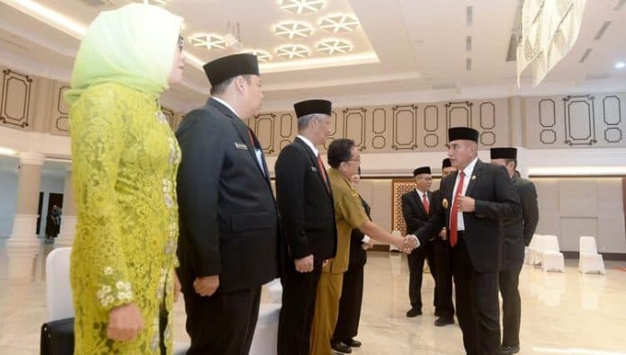 lantik_3_pejabat_eselon_ii_pemprov_sumut_edy_jabatan_itu_amanah
