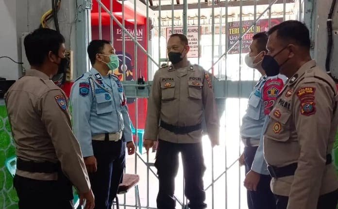 lapas_klas_iib_tebing_tinggi_digeruduk_polisi_terkait_kamtibmas