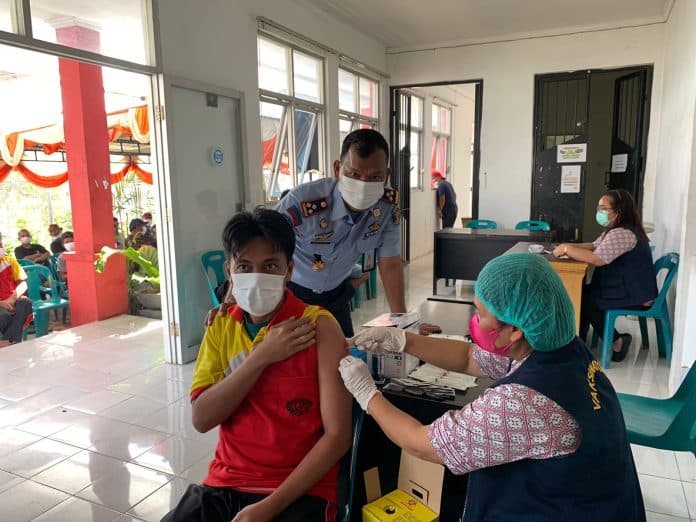 lapas_narkotika_klas_ii_a_pematangsiantar_gelar_vaksinasi_dosis_ii