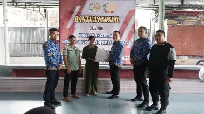 lapas_tanjung_gusta_medan_beri_bansos_kepada_keluarga_wbp_dan_masyarakat