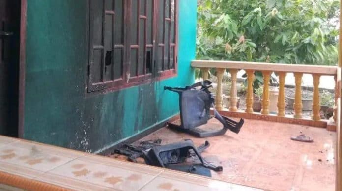 larang_truk_tanah_melintas_rumah_warga_di_galang_dibakar_otk