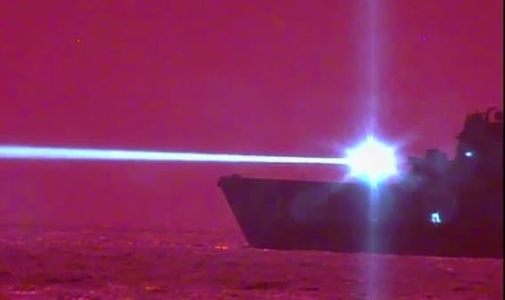 laser_kapal_yang_bisa_hancurkan_pesawat_sukses_diujicoba_as