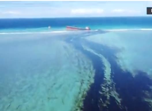 laut_mauritius_prancis_tercemar_tumpahan_minyak_terbesar