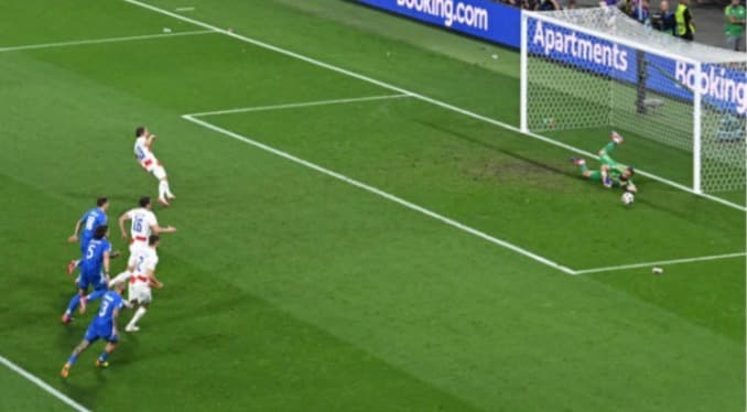 lawan_kroasia_gagalkan_penalti_dan_gol_menit_akhir_antarkan_italia_ke_babak_16_besar