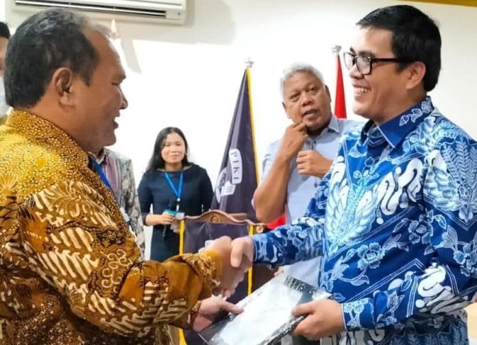 lawan_politik_uang_dengan_membangun_kecerdasan