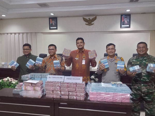 lbh_medan_kritisi_sikap_bobby_nasution_terkait_uang_proyek_lampu_pocong