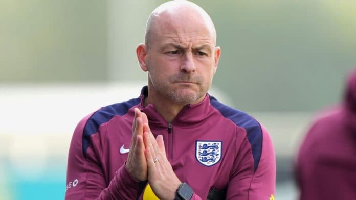 lee_carsley_tak_mau_nyanyi_lagu_kebangsaan_inggris