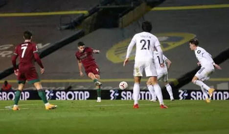 leeds_united_dipermalukan_wolverhampton_wanderers