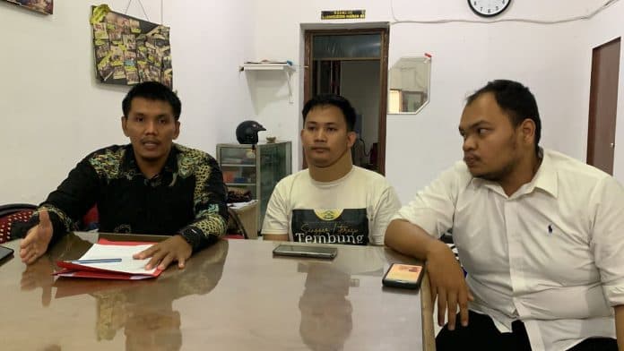 leher_terlilit_kabel_jaringan_internet_saat_berkendara_korban_ngadu_ke_lbh_medan