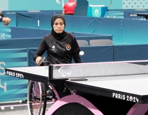 leli_marlina_dan_fadli_immammudin_pembawa_bendera_indonesia_di_paralimpiade_paris_2024