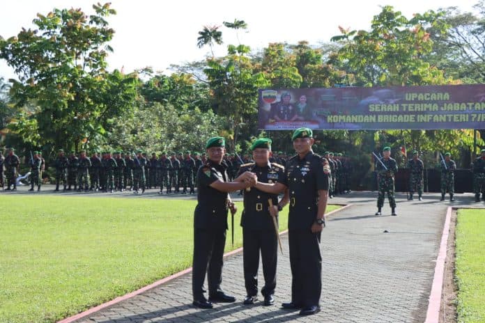 letkol_nur_wicahyanto_menjabat_komandan_brigif_7rimba_raya