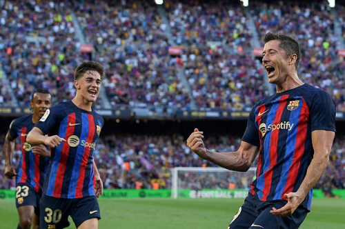 lewandowski_lesakkan_2_gol_saat_barca_bantai_valladolid_4_0