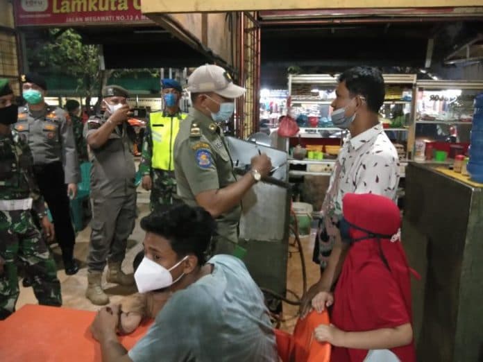 lewat_jam_operasional_tim_gabungan_gelar_operasi_yustisi_di_cafe_dan_resto