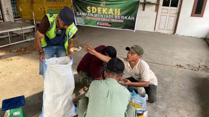 lewat_program_sdekah_kecamatan_medan_tembung_minimalisir_sampah_plastik