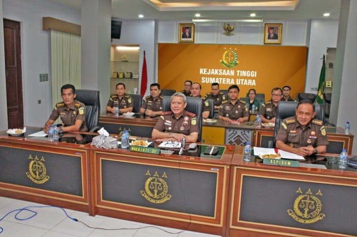 lewat_rj_kejatisu_bebaskan_dua_tersangka_penganiayaan_asal_nias