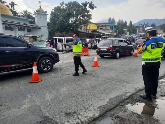 libur_lebaran_kepadatan_kendaraan_terjadi_di_beberapa_daerah_di_sumut
