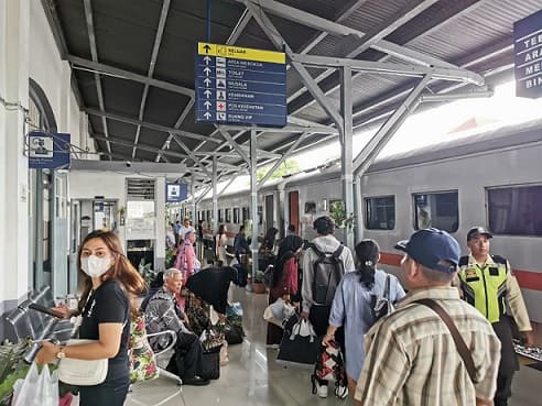 libur_panjang_kai_divre_i_sumut_sediakan_35744_tiket