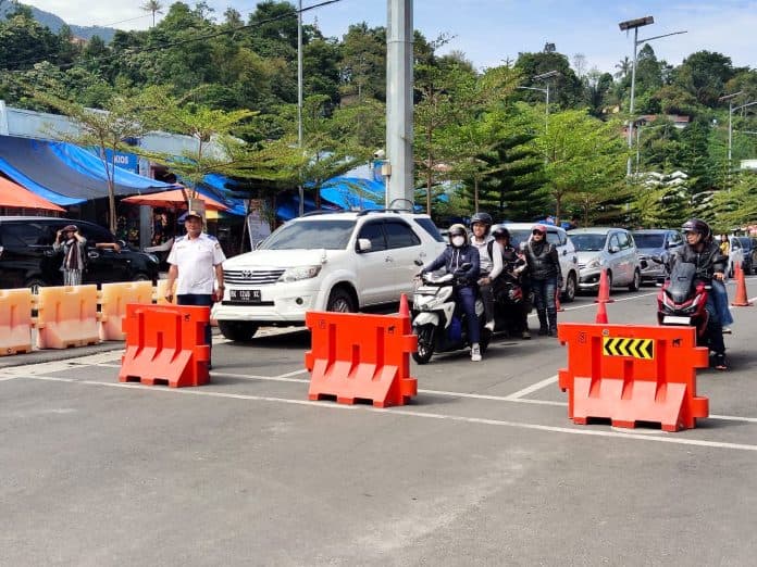 libur_sekolah_lonjakan_kendaraan_terjadi_di_pelabuhan_ajibata