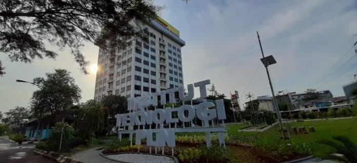 lima_perguruan_tinggi_ini_lulusannya_bisa_berkiprah_di_perusahaan_plat_merah