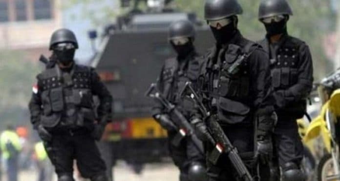 lima_terduga_teroris_ditangkap_seorang_diantaranya_tewas