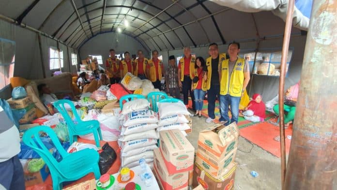 lions_club_bantu_korban_kebakaran_jalan_tanahjawa